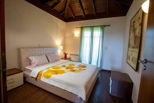 Eco Stone Villa With Private Pool, Jacuzzi And Bbq