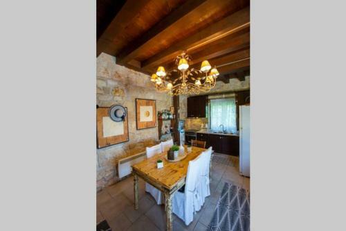 Eco Stone Villa With Private Pool, Jacuzzi And Bbq
