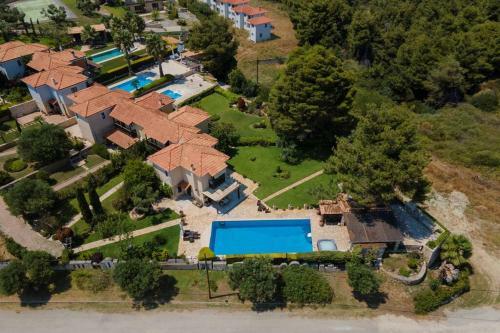 Eco Stone Villa With Private Pool, Jacuzzi And Bbq