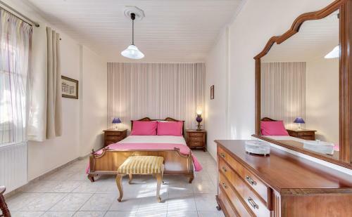 Ina Apartments