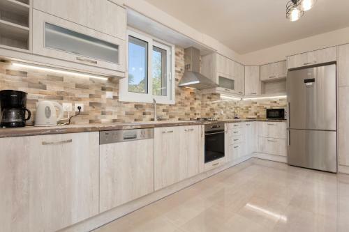 Michaelo Villa - Affordable Luxury!