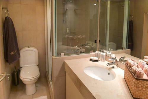 Black Diamond Luxury Seafront Villa Melina