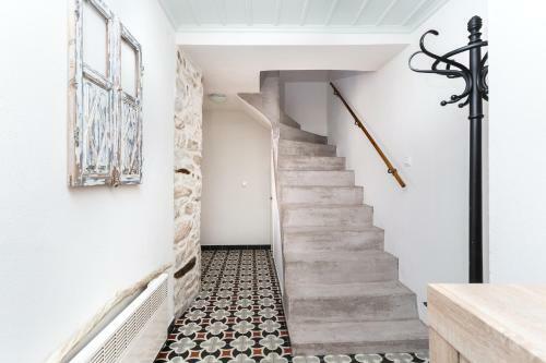 Restored 1902 Stone House With Superb Sea View