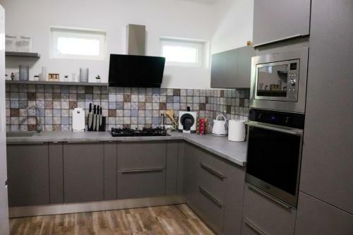 Zserb� Apartman- Poroszl�