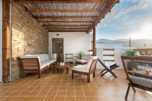 Apollonas & Sibylla Villa