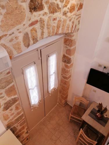 Theos Apartments
