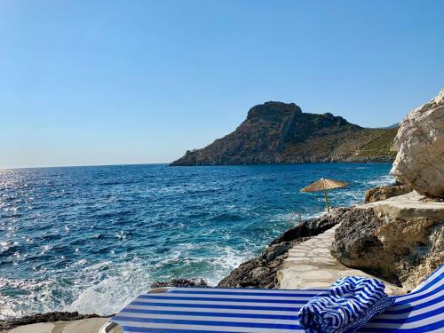 Kastelli Blu Sea - Luxury Waterfront Designer Villa