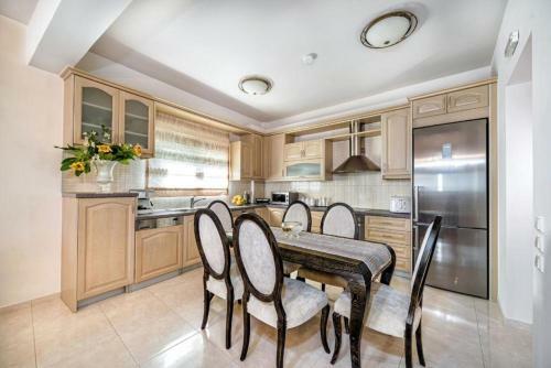 Ioannas Luxury Apartment