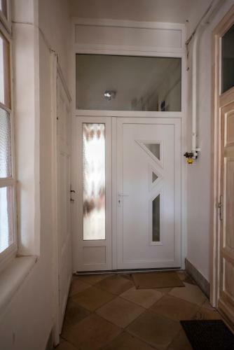 Kir�ly Str Apartman With Free Parking