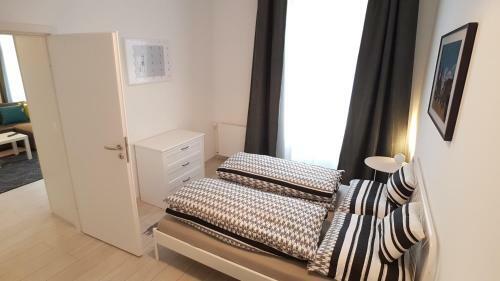 Piacsek Apartmanh�z