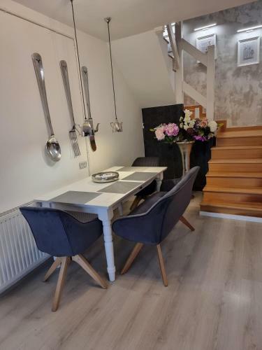 Apartmanh�z 2-6 F?nek