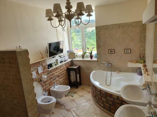 Villa Vir�g