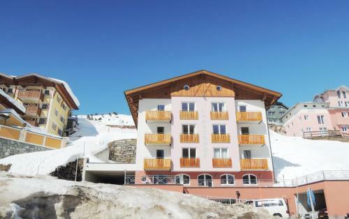 Aparthotel Hotel Laaxerhof