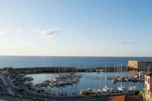 Seafront Apartment In City Center