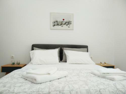 Pomegranate Apartment