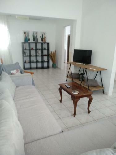 Pomegranate Apartment
