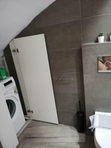 Stylish Apartment By City Center B