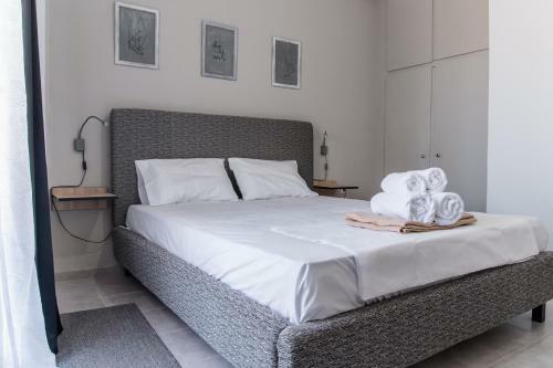 Minimalistic Apartment Petros