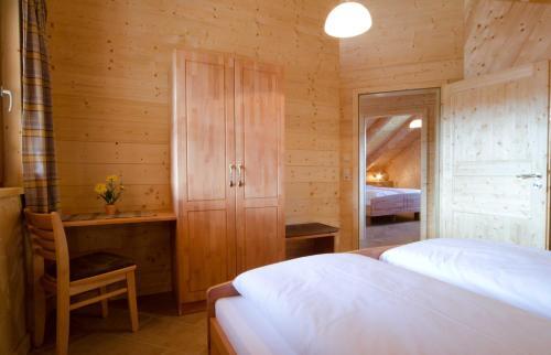 Hotel Heumann_s Blockhaeuser Am Wald