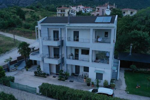 Vaso`s Garden Apartments