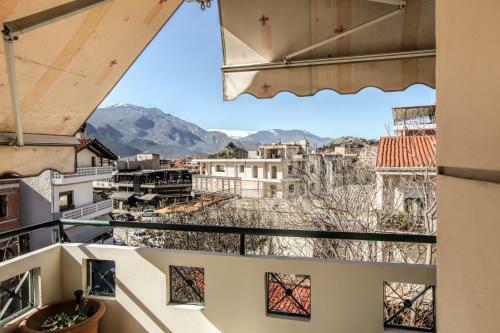 Grand Meteora Central Luxury Apartment