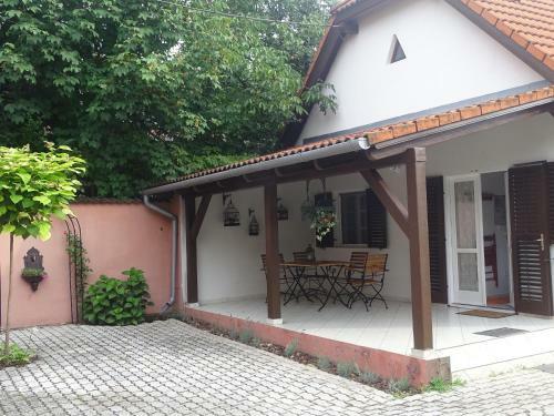 Sir�ly Apartman