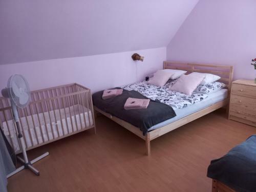 H�romfeny? Apartman