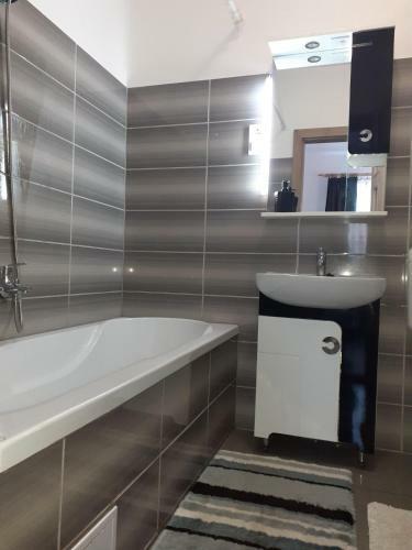 O�zis Apartman