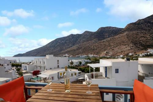 Hotel Kamarado Studios