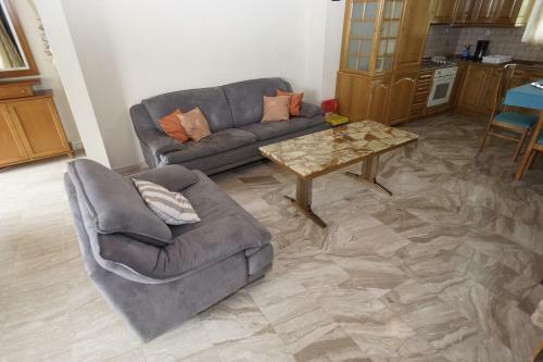 Nikitas Apartment