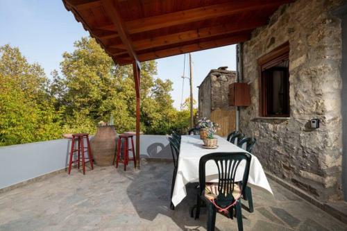 Villa Canyon Stone House