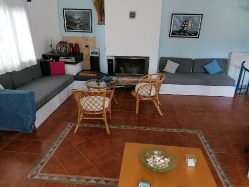 Villa Ananias House
