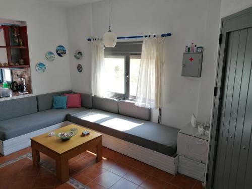Villa Ananias House