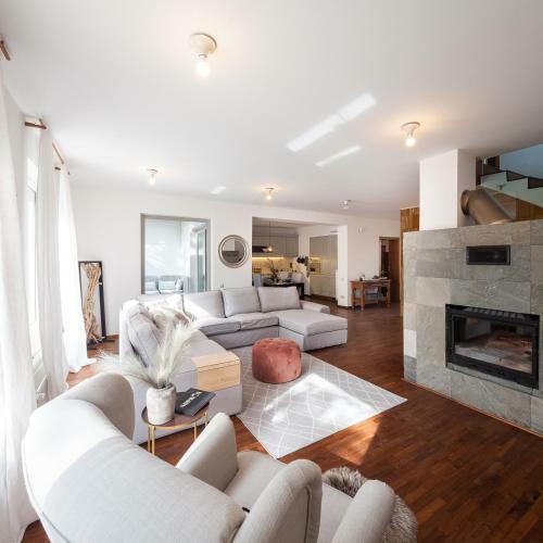 Silver Willow Luxury Apartment
