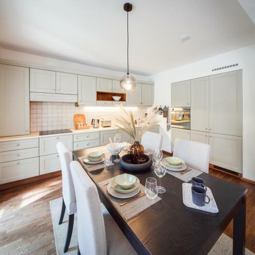 Silver Willow Luxury Apartment