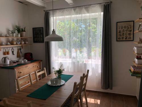 Cseri Porta Kish�z