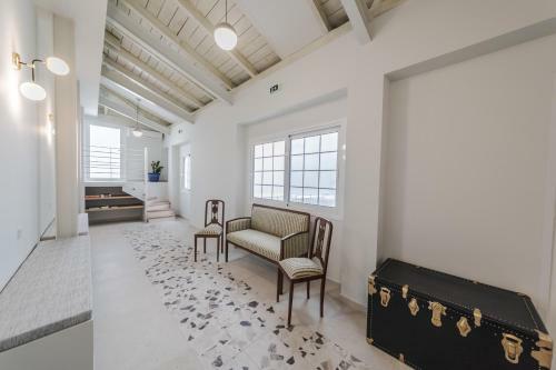 Stylish Studio Apartments-1878 House