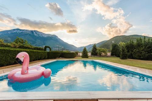 Villa Stymfalia - Luxury Mansion With Private Pool