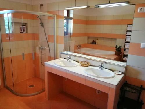 V�zaknai Apartmanh�z