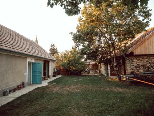 Deja Vu Holiday Houses