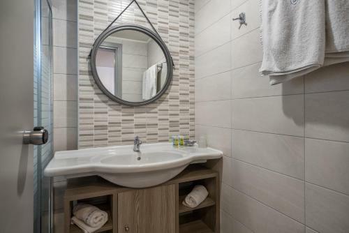 Hotel Lefkoniko Icarus Suites