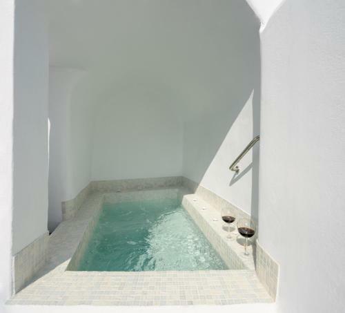 Betty's Home Santorini