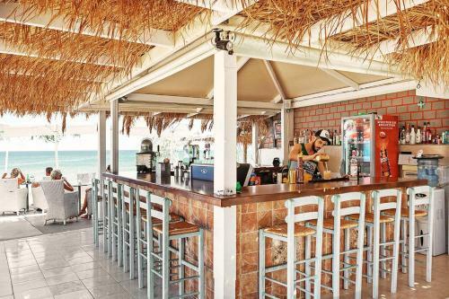 Hotel Minos Beach