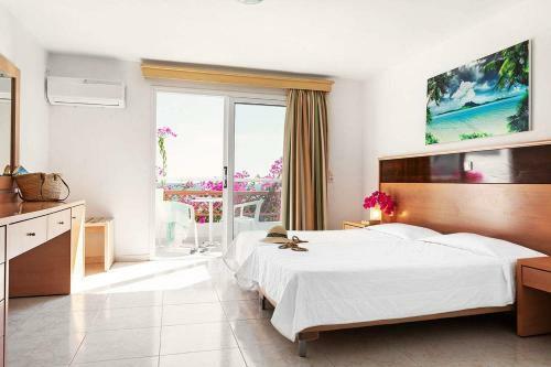 Hotel Minos Beach