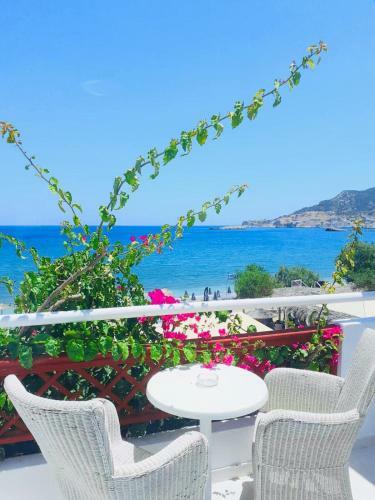 Hotel Minos Beach