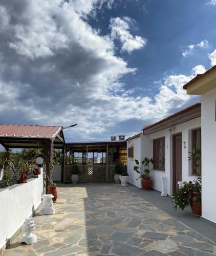 Afiartis Avli House