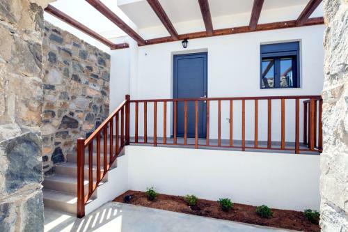 Cato Agro 4, Seafront Villa With Private Pool