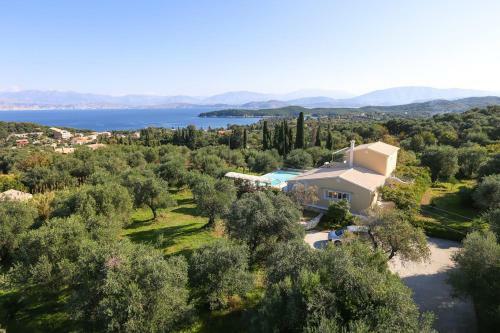 Luxurious Villa With Private Pool And Sea View