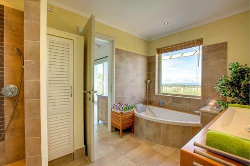 Luxurious Villa With Private Pool And Sea View