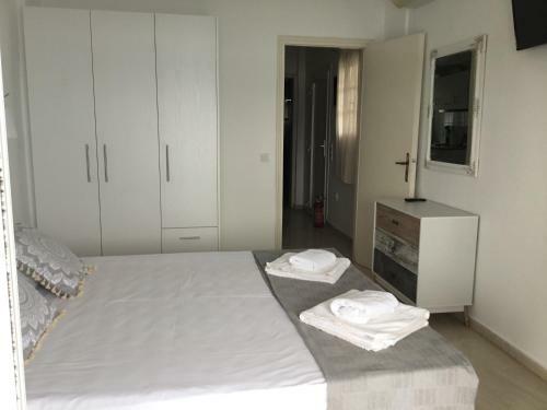 Corfu Island Apartment In Kassiopi By Seaside